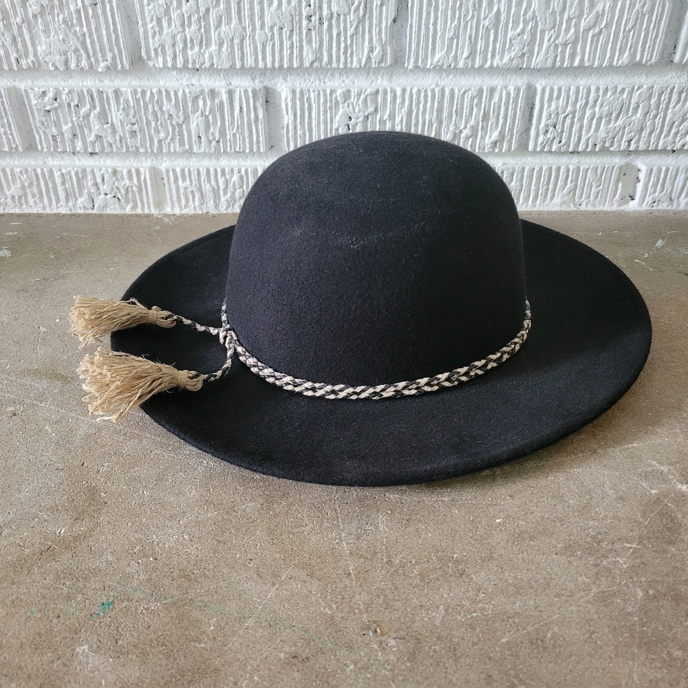 Brixton hat with tassel